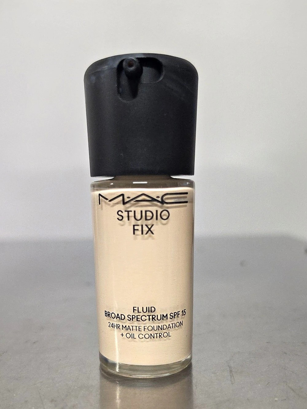 MAC Studio Fix Fluid NC5 Foundation 1.0 fl oz NWT